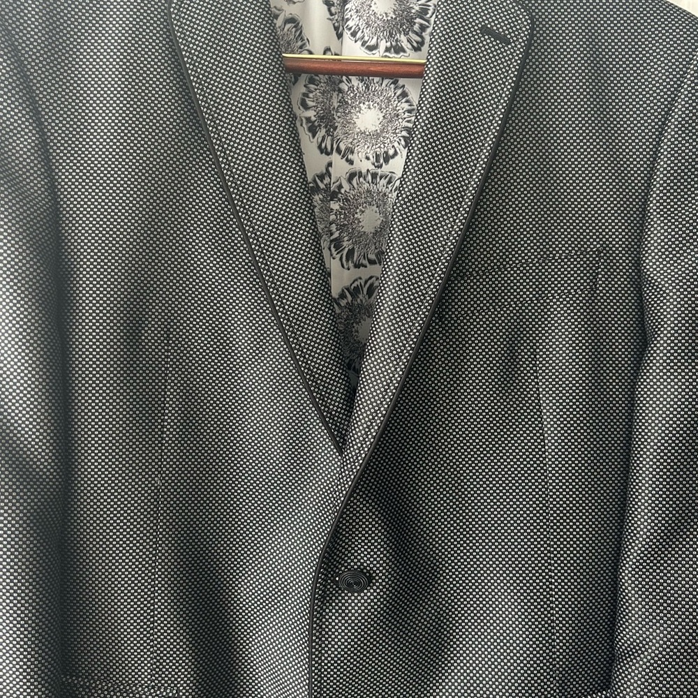 TALLIA Black and White Patterned Blazer